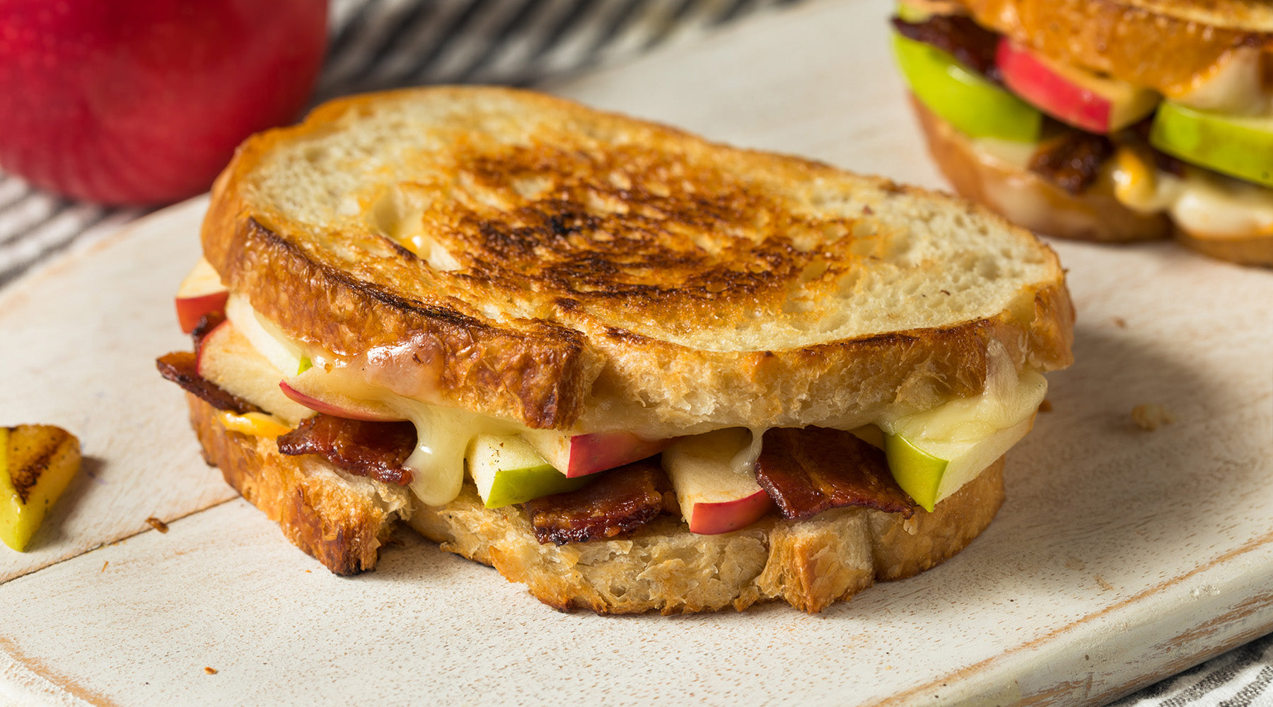 Grilled Cheddar Cheese with Apples and Hatch Chile Hot Sauce