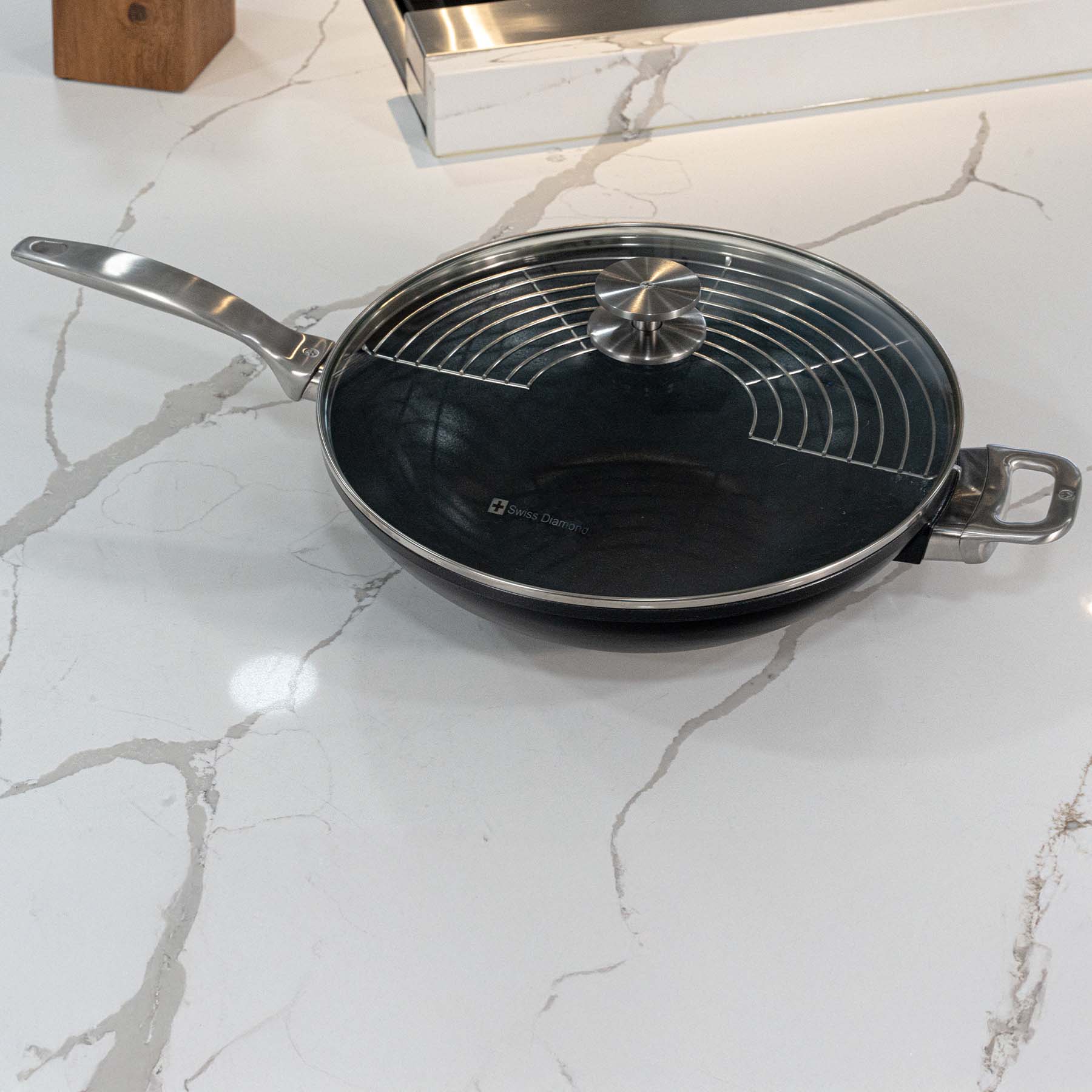 CXD PFAS Free Nonstick Wok with Lid and Rack - 12.5" (32 cm), 5.3 QT (5 L) - Swiss Diamond