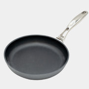 HD Nonstick Fry Pan with Stainless Steel Handle 9.5" and Felt Pan Protector - Swiss Diamond