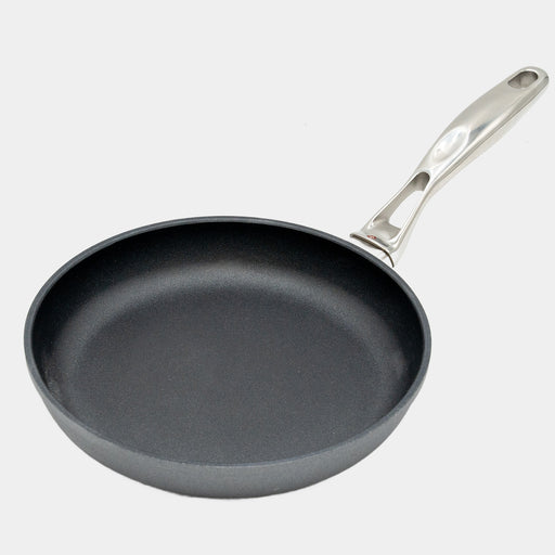HD Nonstick Fry Pan with Stainless Steel Handle 9.5" and Felt Pan Protector - Swiss Diamond
